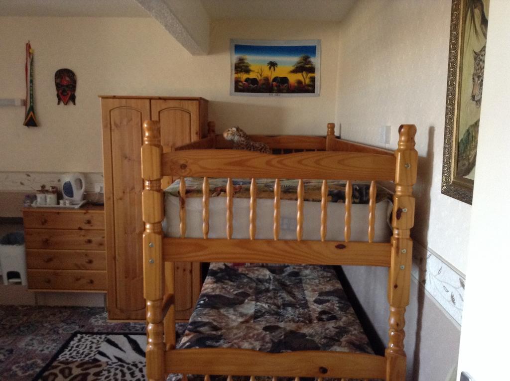 Guest house Hornby Villa- 4star B&b-couples & Families Only 4*