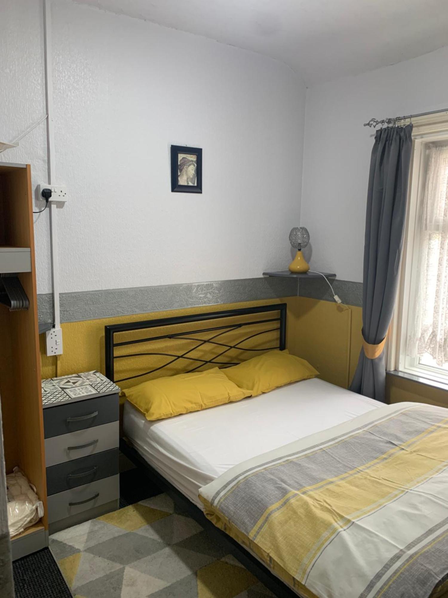 Guest house Hornby Villa- 4star B&b-couples & Families Only Blackpool